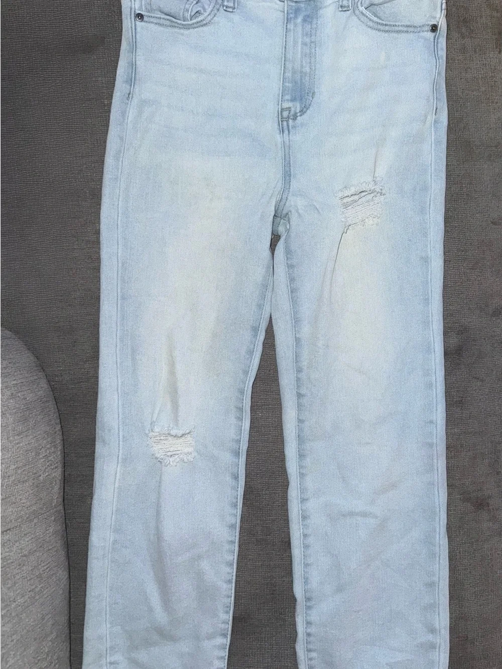 Kendall & Kylie women’s Washed Light Blue Slim Jeans